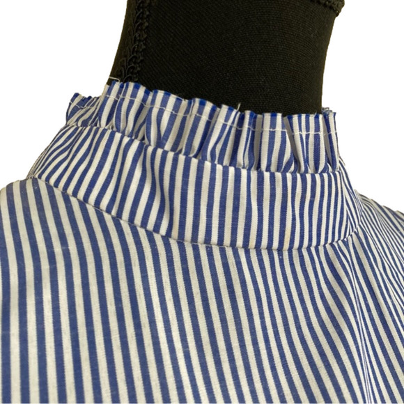 CI Sono blue & white pinstripe high collar sleeveless peplum blouse. Size M - Picture 4 of 9